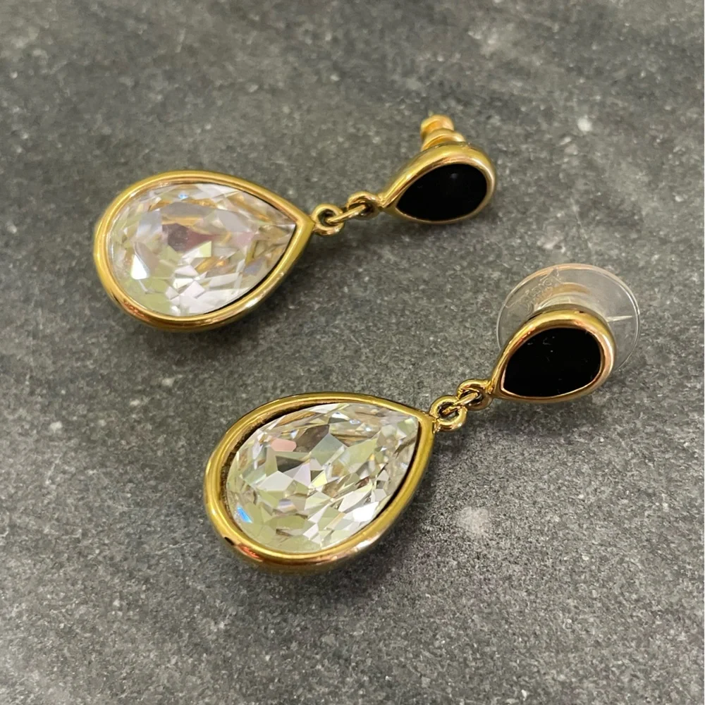 Vintage Trifari Gold Black Teardrop Crystal Dangly Earrings - Picture 4 of 7